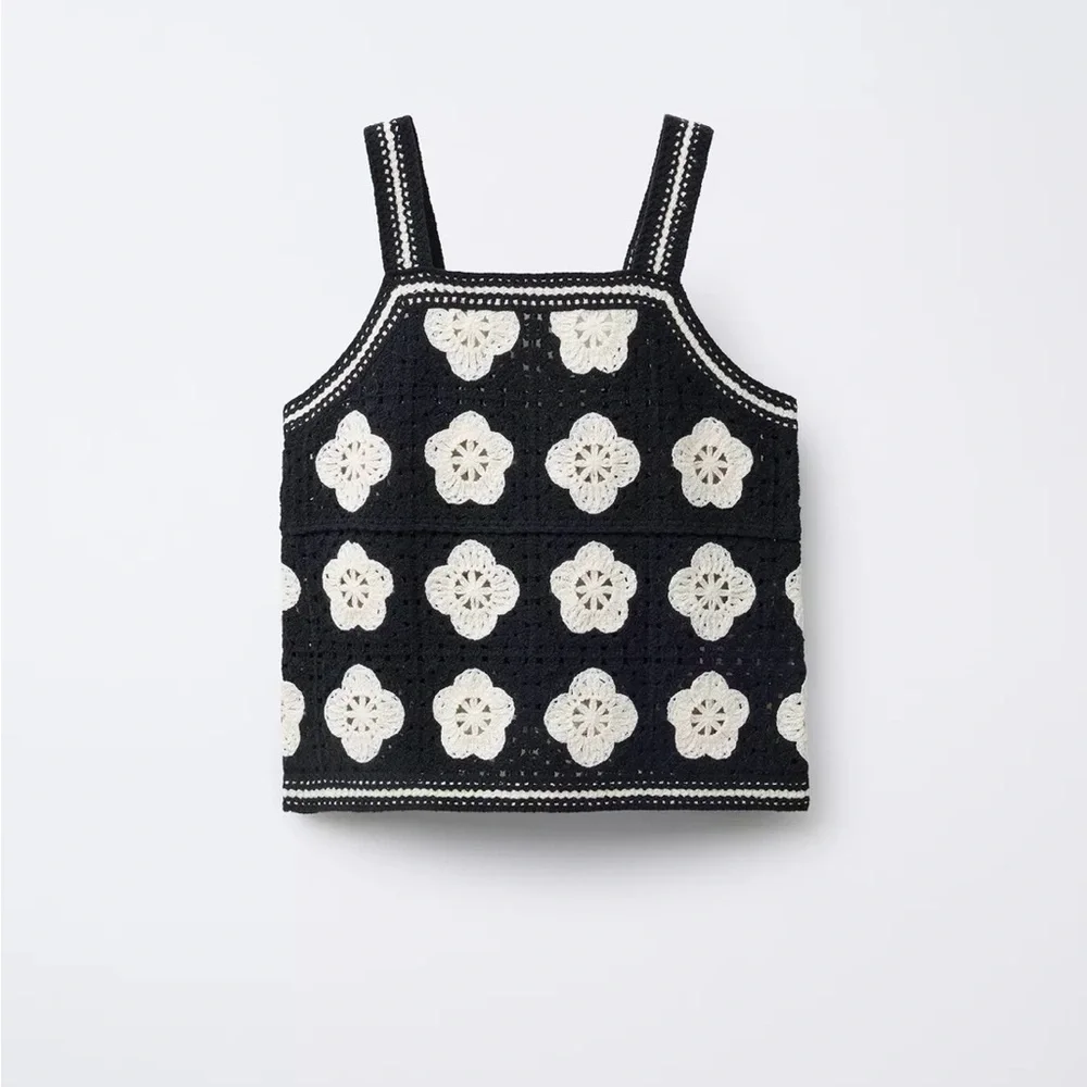 ZARA.Black and White Floral Knit Set